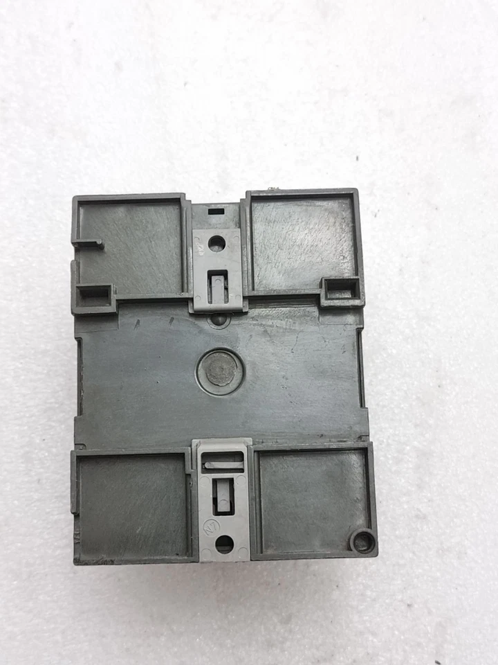 USED SIEMENS 6ED1052-1MD00-0BA5 LOGO PLC MODULE 12/24RC 12/24VDC (MINOR DAMAGED)